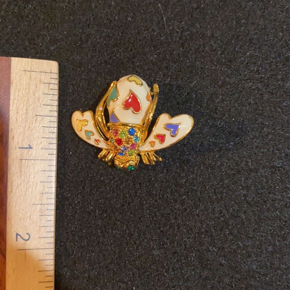 Joan Rivers Heart Bee Pin - Picture 5 of 5